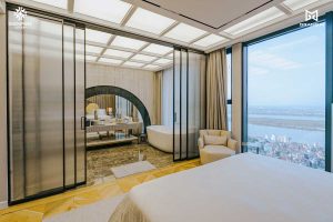 Trang chủ 14 Phòng ngủ Master Noble Crystal Tây Hồ với bồn tắm kính view toàn cảnh Sông Hồng
