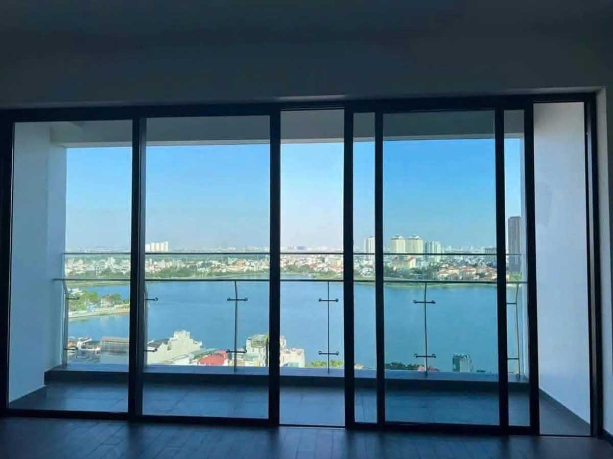 Bài toán dòng tiền từ Branded Residences: Đối sánh hiệu suất cho thuê căn hộ 3PN Noble Crystal và Heritage Westlake 2 Góc view panorama Hồ Tây hiếm có nâng tầm giá trị cho thuê BĐS Hàng hiệu