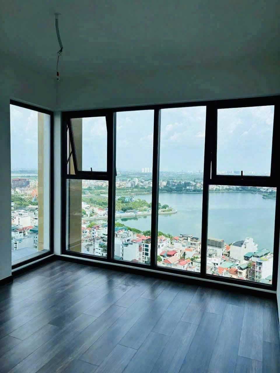 Bài toán dòng tiền từ Branded Residences: Đối sánh hiệu suất cho thuê căn hộ 3PN Noble Crystal và Heritage Westlake 1 Tầm view hồ Tây tuyệt đẹp từ căn hộ 3PN Heritage Westlake